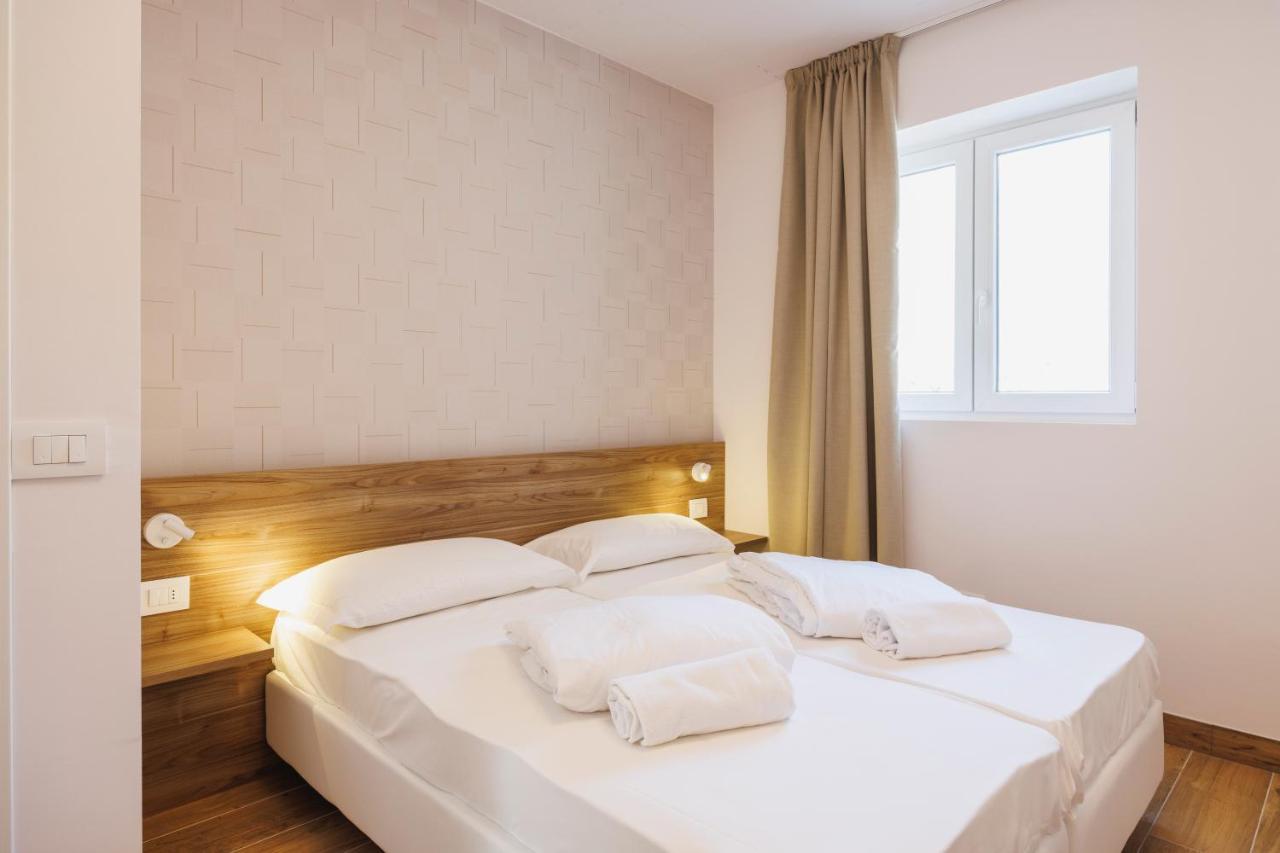 Side Aparthotel