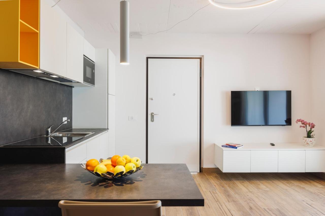Side Aparthotel *