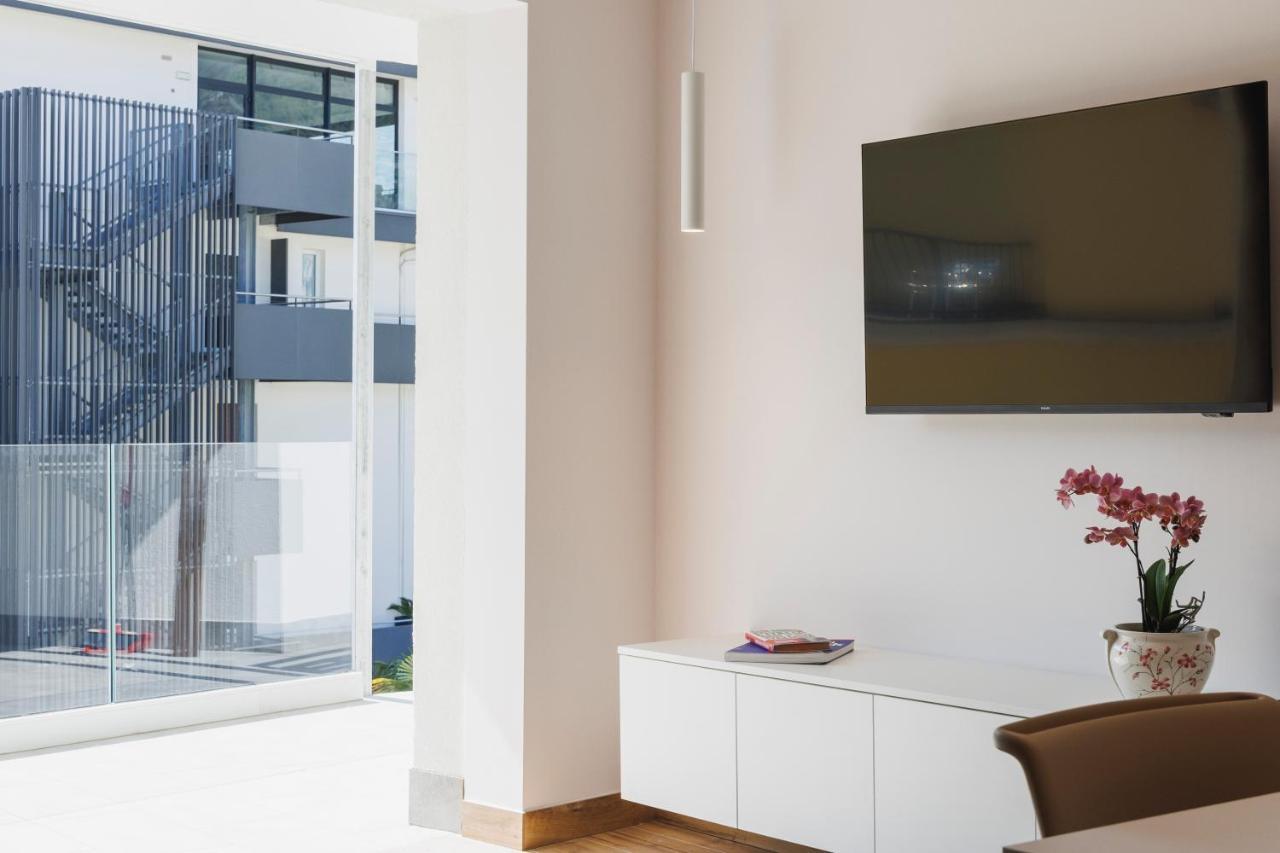 Side Aparthotel *